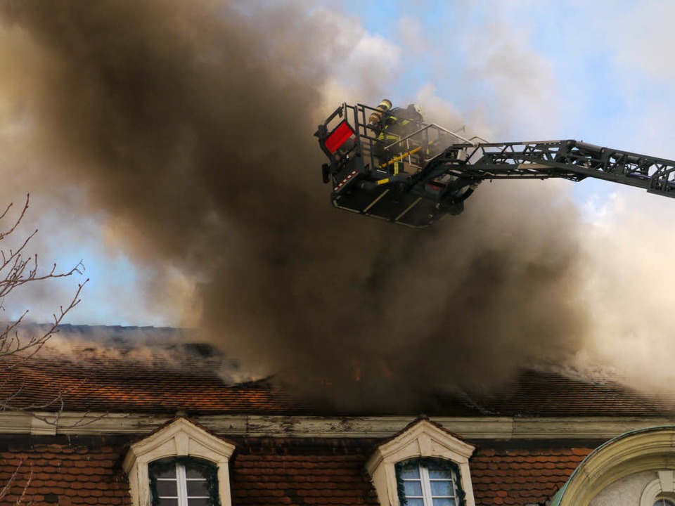 In Haslach hat ein Dachstuhl eines Hauses gebrannt.  | Foto: Oliver Huber