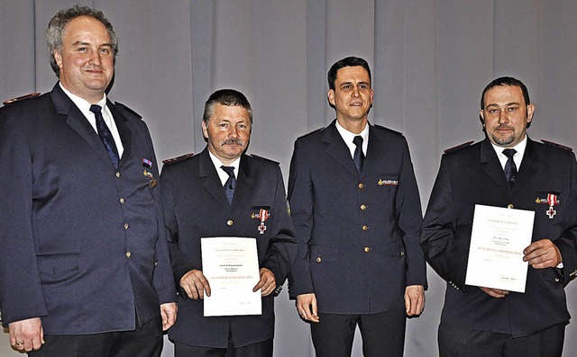 Ehrungen bei der Bad Bellinger Feuerwe...Christoph Glaisner und  Marc Krezlin.   | Foto: Jutta  Schtz