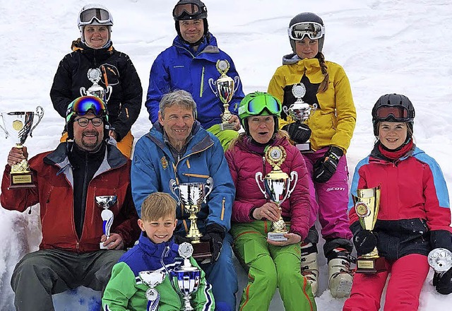 Zeller Ski-Vereinsmeister ermittelt: H...oese, Paula Kaufmann. Vorne: Ole Olsen  | Foto: ZVG