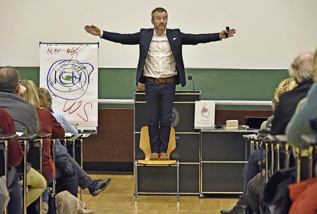 Markus Hofmann zeigt, wie man richtig lernt.   | Foto: Michael Bamberger