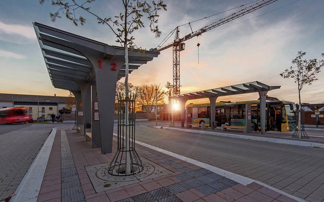 Die moderne Busumsteigeanlage auf dem Ehrenkirchener  Raiffeisengelnde   | Foto: Felix Schelb