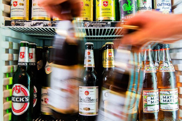 Der Preis fr viele Biersorten steigt.  | Foto: dpa