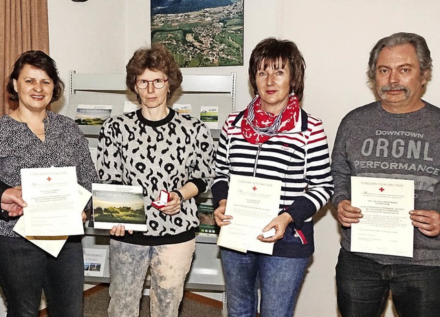 Als fleiige Blutspender aus Wiechs wu..., Erika Beyer und Bernhard Wiedemann.   | Foto: Hege