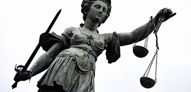 Justitia hat ihr Urteil gefllt.   | Foto: Symbolbild: Arne Dedert/dpa