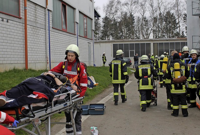 Viel zu tun hatten die Einsatzkrfte bei der Frhjahrsbung in Krzell.   | Foto: Hans Spengler