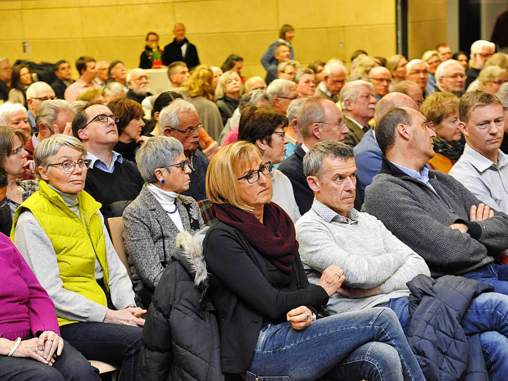 Rekordbesuch bei der Einwohnerversammlung in Staufen: Fast 300 Interessierte informierten sich in der Belchenhalle ber abgeschlossene, laufende und zuknftige Projekte der Fauststadt. Und vier Ehrenmedaillen gab es auch.