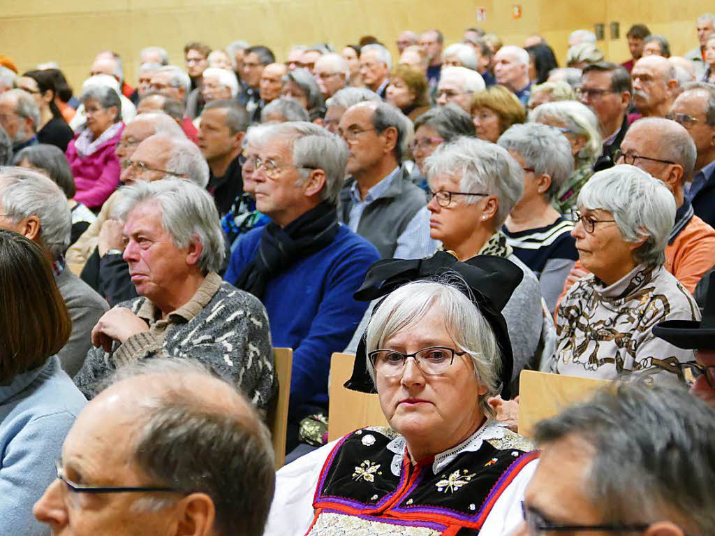 Rekordbesuch bei der Einwohnerversammlung in Staufen: Fast 300 Interessierte informierten sich in der Belchenhalle ber abgeschlossene, laufende und zuknftige Projekte der Fauststadt. Und vier Ehrenmedaillen gab es auch.