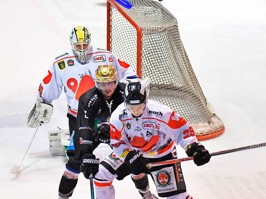 Eishockey-Playdown: Freiburg schlgt die Tlzer Lwen 7:3.