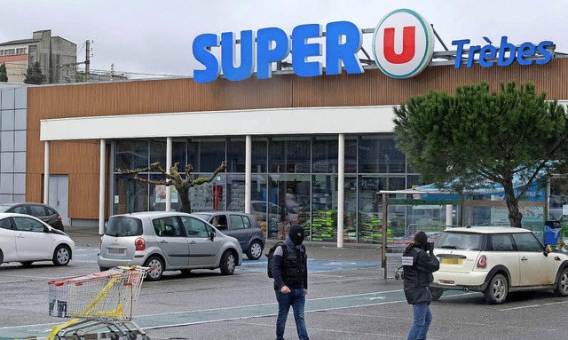 Tatort Supermarkt. Der polizeibekannte Terrorist ttete hier vier Menschen.   | Foto:  afp
