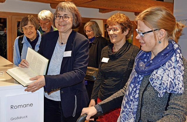 Beim Rundgang durchs Haus stellte Medi...&#8211; von der Mediathek begeistert.   | Foto: Gerhard Lck