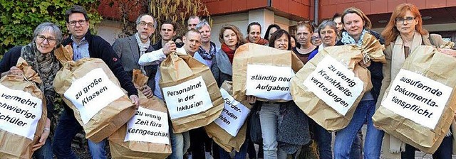 Klare Forderungen: Protestaktion am Rande der jngsten GEW-Versammlung  | Foto: Rudolf