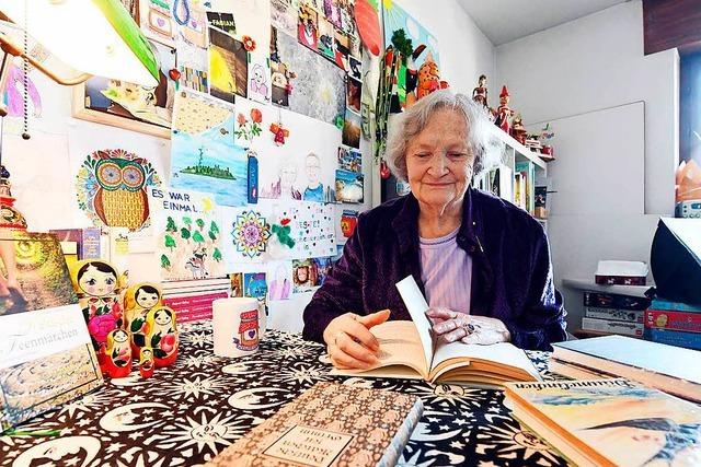 Diese Oma liest jede Woche Tausenden von Menschen Geschichten vor