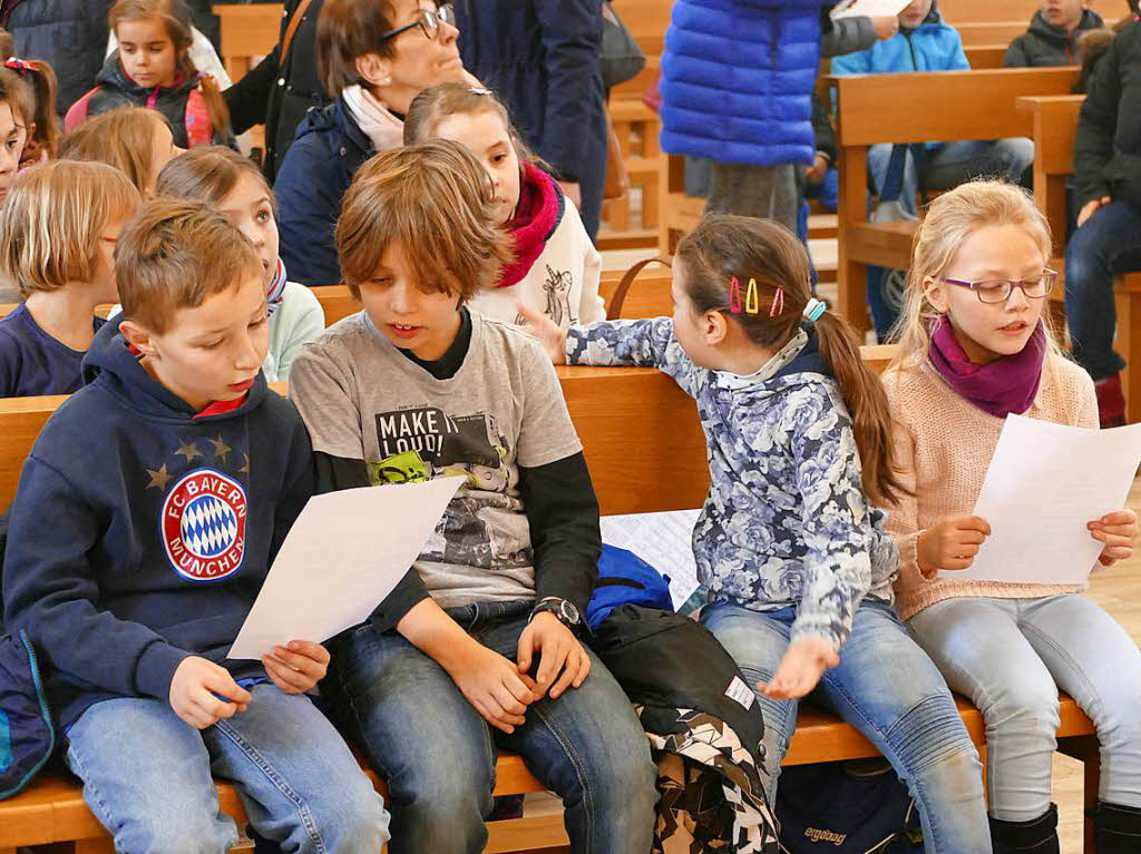 Der Ostergottesdienst beginnt