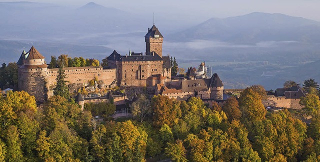 Die Hohknigsburg thront ber den Elsass.   | Foto: Tristan Vuano