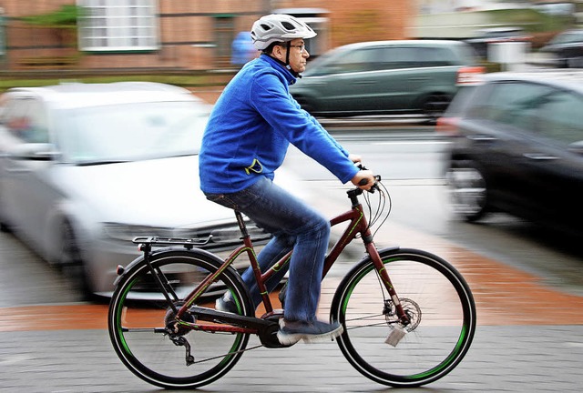 Immer mehr Radler steigen auf Pedelecs um.   | Foto: dpa/privat