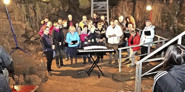 Der Gesangverein Hasel erffnete am Sonntag die Erdmannshhle mit einem Konzert.  | Foto: Hans-Jrgen Hege