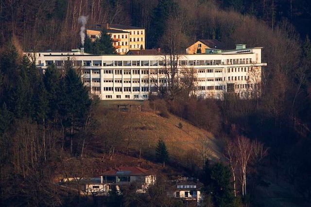 180 Mitarbeiter, 101 Betten: Das Brude...enhaus ber den Dchern von Waldkirch.  | Foto: Patrik Mller