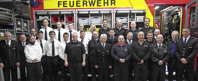 Gesamtwehrkommandant Peter Schwinn (li...mit der Kernstadtwehr sehr zufrieden.   | Foto: feuerwehr