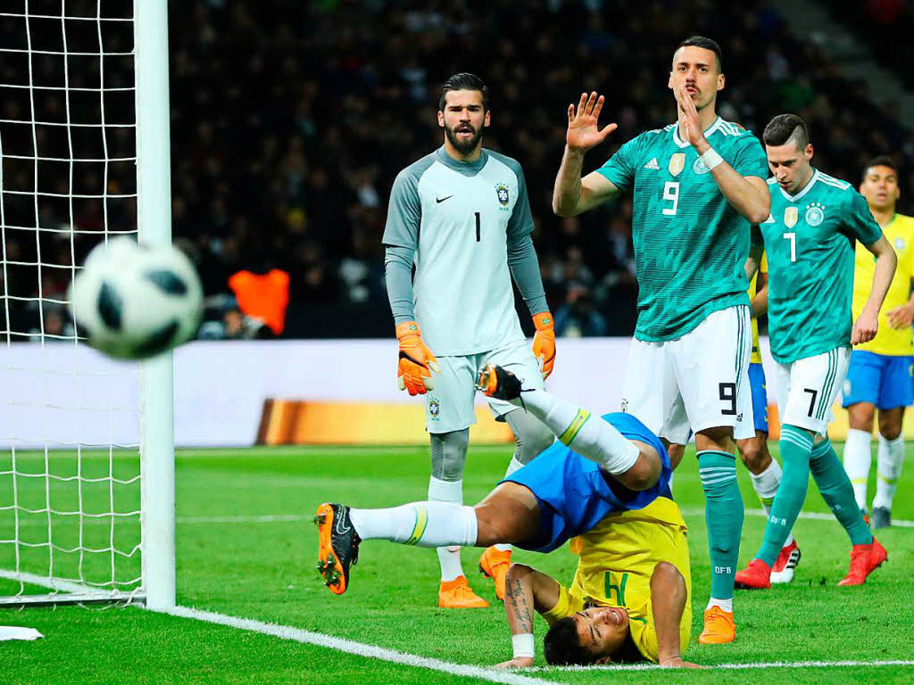 Deutschland verliert das WM-Testspiel gegen Brasilien in Berlin mit 0:1.