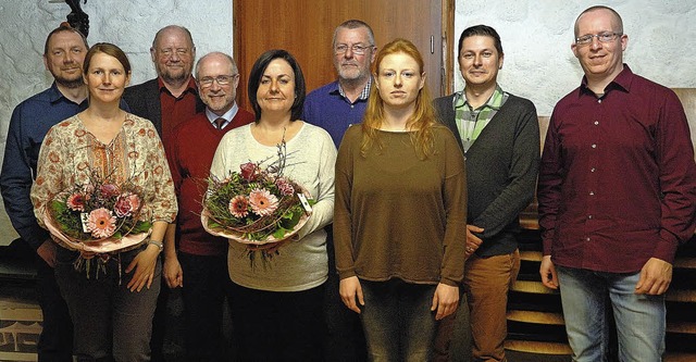 Neue und alte Vorstandsmitglieder der ...euen Vorsitzenden Lothar Herb (Mitte).  | Foto: Jrgen Schweizer