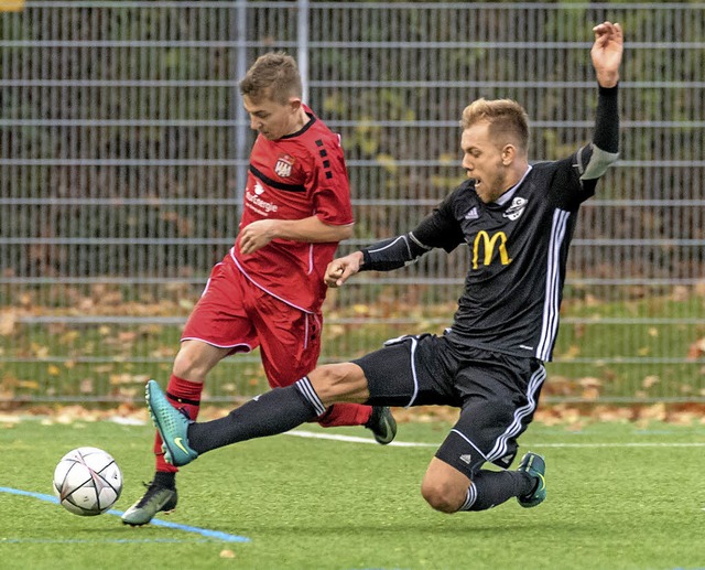 Voller Einsatz fr seinen Heimatclub W...(rechts, gegen Mika Dantona, FVLB II)   | Foto: Grndl