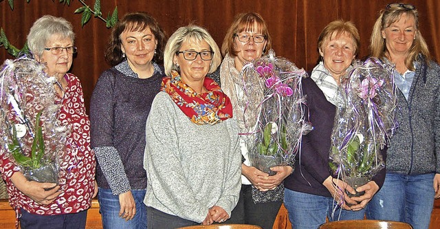 Aus dem Vorstandsteam der Frauengemein... und in Abwesenheit Adelheid Behringer  | Foto: verein