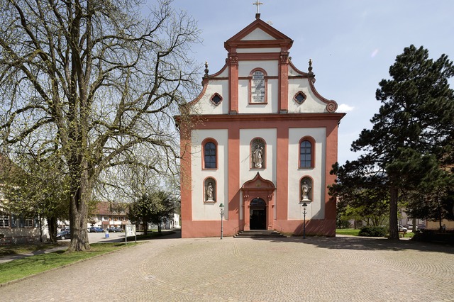 Die Stiftskirche St. Margarethen in Waldkirch gehrt fest zum Stadtbild.  | Foto: Jrgen Gocke