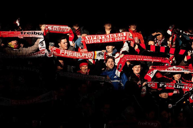 Freiburger Fans bei einem Spiel gegen Mainz  | Foto: dpa