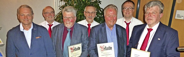 Die Geehrten beim Gesangverein Hsinge...gen) sowie  Gnther Sutter (50 Jahre)   | Foto: Vera Winter