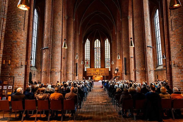 Der Ostergottesdienst in der Marktkirche in Hannover.  | Foto: dpa