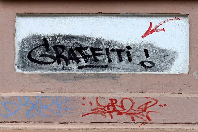 Graffiti an einer Hausfassade i Freiburg (Symbolbild)  | Foto: Ingo Schneider