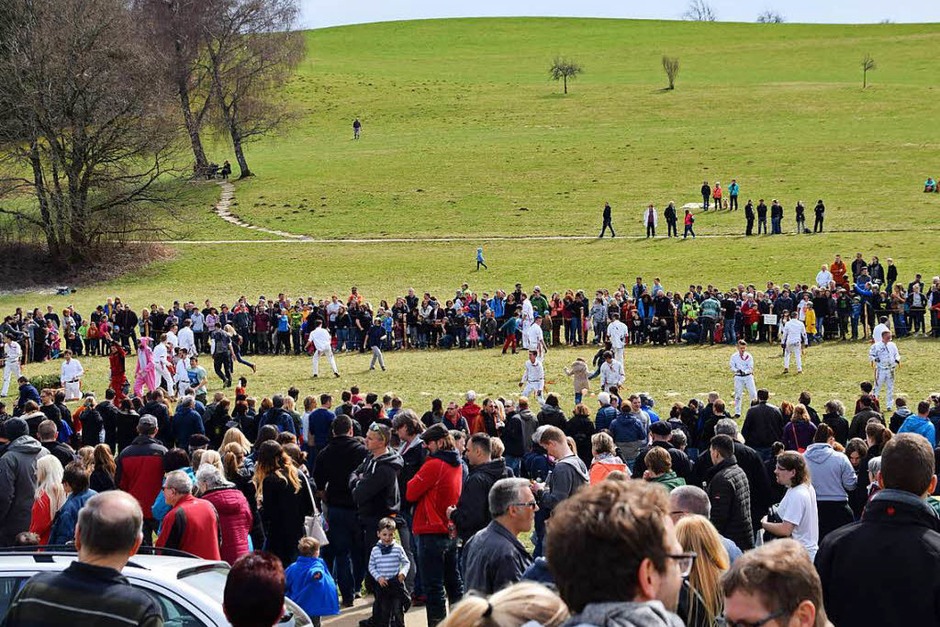 Das Eichener Eierspringen war auch 2018 ein Spektakel bei bestem Wetter. (Foto: Stefan Ammann) Das Eichener Eierspringen war auch 2018 ein Spektakel bei bestem Wetter. (Foto: Stefan Ammann)