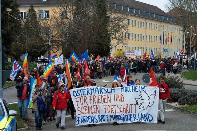 Traditioneller Ostermarsch in Müllheim gegen den Einsatz militärischer Gewalt