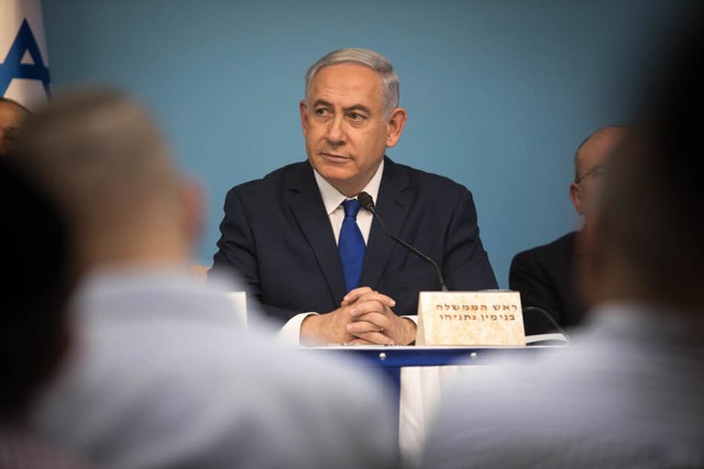 Netanjahu machte noch am Montagabend e...deal  mit dem UNHCR vorgestellt hatte.  | Foto: dpa