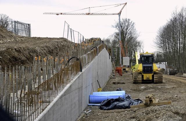 Alles andere als zierlich: Die Betonma... der Autobahn ist seit Jahren geplant.  | Foto: Ingo Schneider