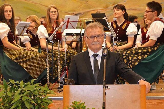 Amtswechsel im Biederbacher Rathaus