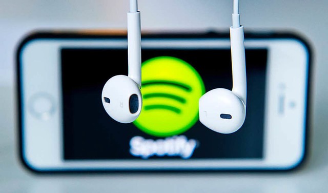 Spotify ist ein Streamingdienst, ber den sich unter anderem Musik hren lsst.   | Foto: dpa