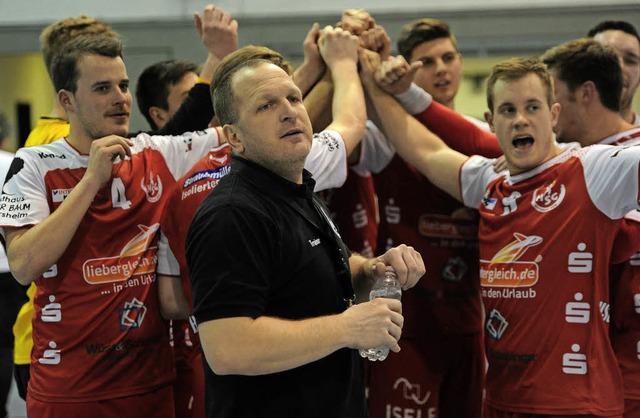 Trainer Mirko Reith und sein Team setzen das Ma in der Landesliga Nord.   | Foto:  Pressebro Schaller