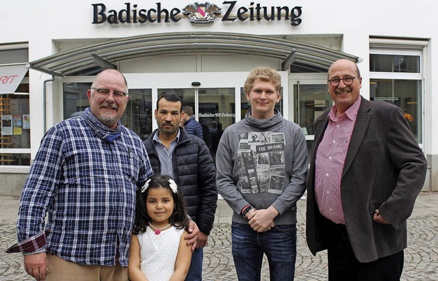 Sieger Gnter Stein mit Shahed und ihr...ionsleiter Gerhard Walser (von links).  | Foto: Jasmin Bergmann