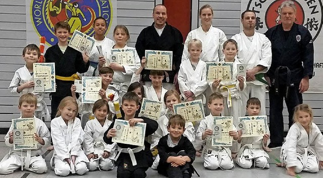 <BZ-FotoAnlauf>Jiu-Jitsu:</BZ-FotoAnla...en die Grtelprfung der TSG tlingen.  | Foto: zvg