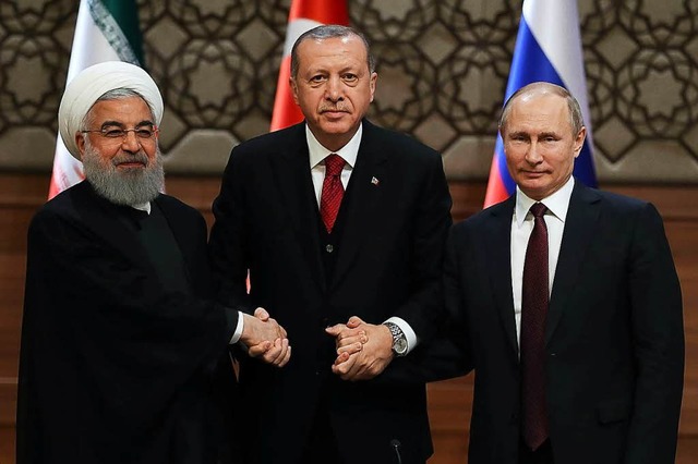 Aktuell ziemlich gute Freunde: Erdogan...nds Prsident Wladimir Putin (rechts).  | Foto: AFP