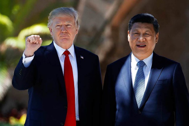 Zuvor hatte Trump mitgeteilt, er lasse...egen China in Milliardenumfang prfen.  | Foto: dpa