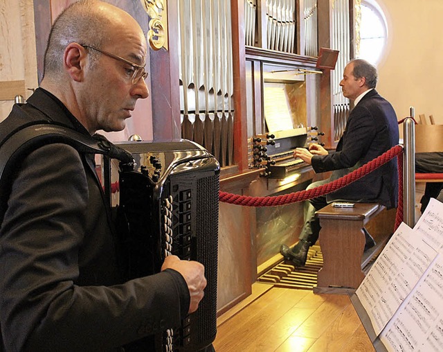 Teodoro Anzellotti am Akkordeon und Johannes Gtz an der Orgel  | Foto: Erich Krieger