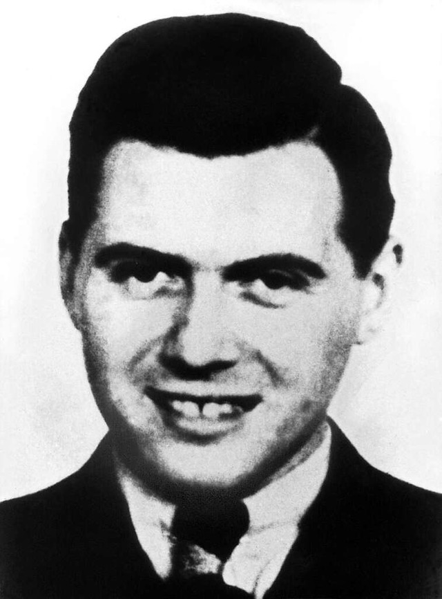 SS-Arzt Josef Mengele im Jahr 1938.  | Foto: dpa