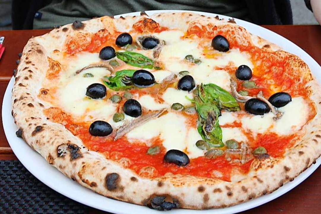 Die Pizzen werden nach original neapolitanischer Rezeptur gebacken.  | Foto: Maleen Thiele
