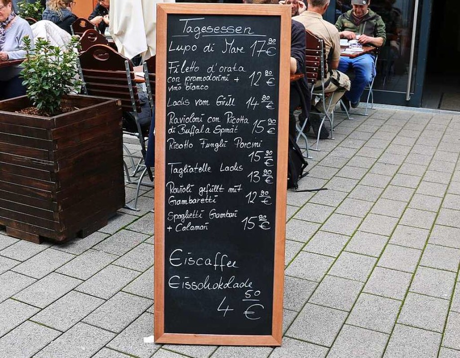 Neben der festen Speisekarte gibt es i...elnde Tagesgerichte und Mittagstische.  | Foto: Maleen Thiele