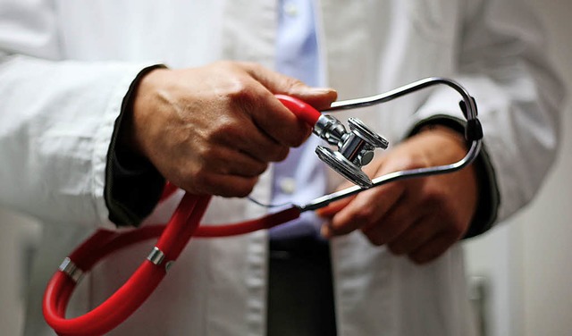 Wie kann die ambulante medizinische Ve...n Kliniken in St. Blasien diskutiert.   | Foto: Symbolfoto: Oliver Berg (dpa)