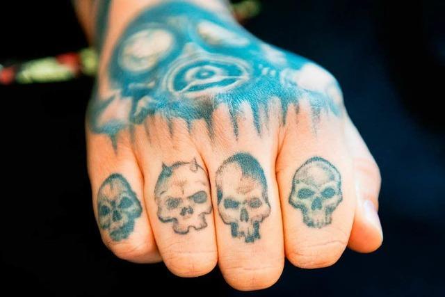 Tattoos können bei der Identifizierung anonymer Toter helfen