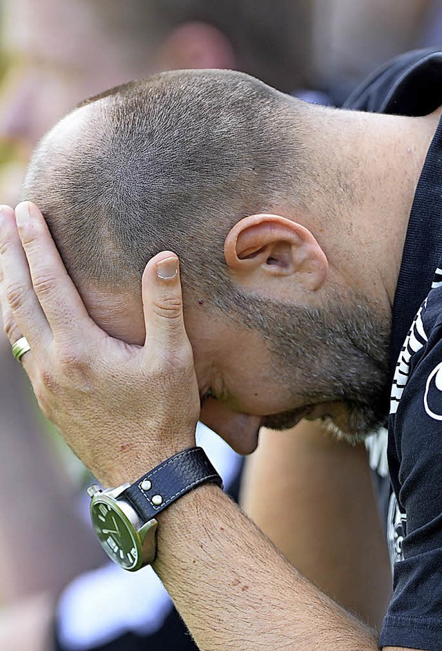 Der Villinger Trainer Jago Maric kann ...ose Leistung seiner Elf nicht fassen.   | Foto: Patrick Seeger