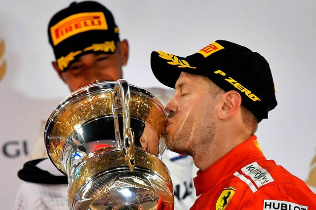 Vettel bei der Feier  | Foto: AFP